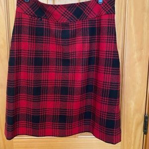 LL Bean Favorite Fit Plaid Wool Pencil Skirt - 12 - red & black tartan